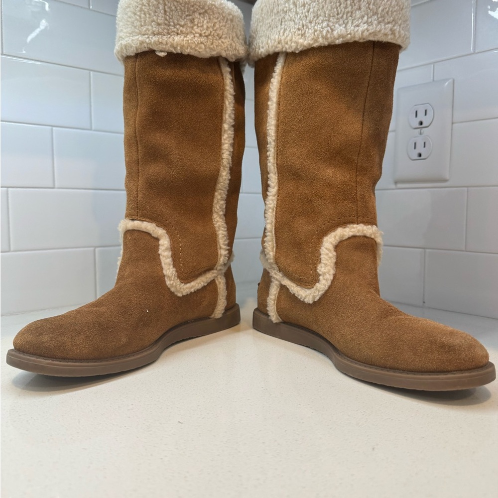 Bass Cozy Tan Shearling-Lined Boots